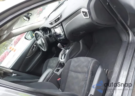 2015 Nissan Rogue Sv z USA, uszkodzony, nr VIN 5N1AT2MV0FC812124